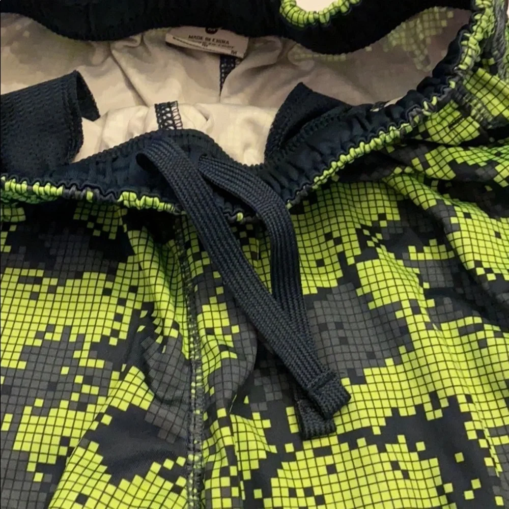 Nike Dri-Fit Shorts Green and Black Size Boys M